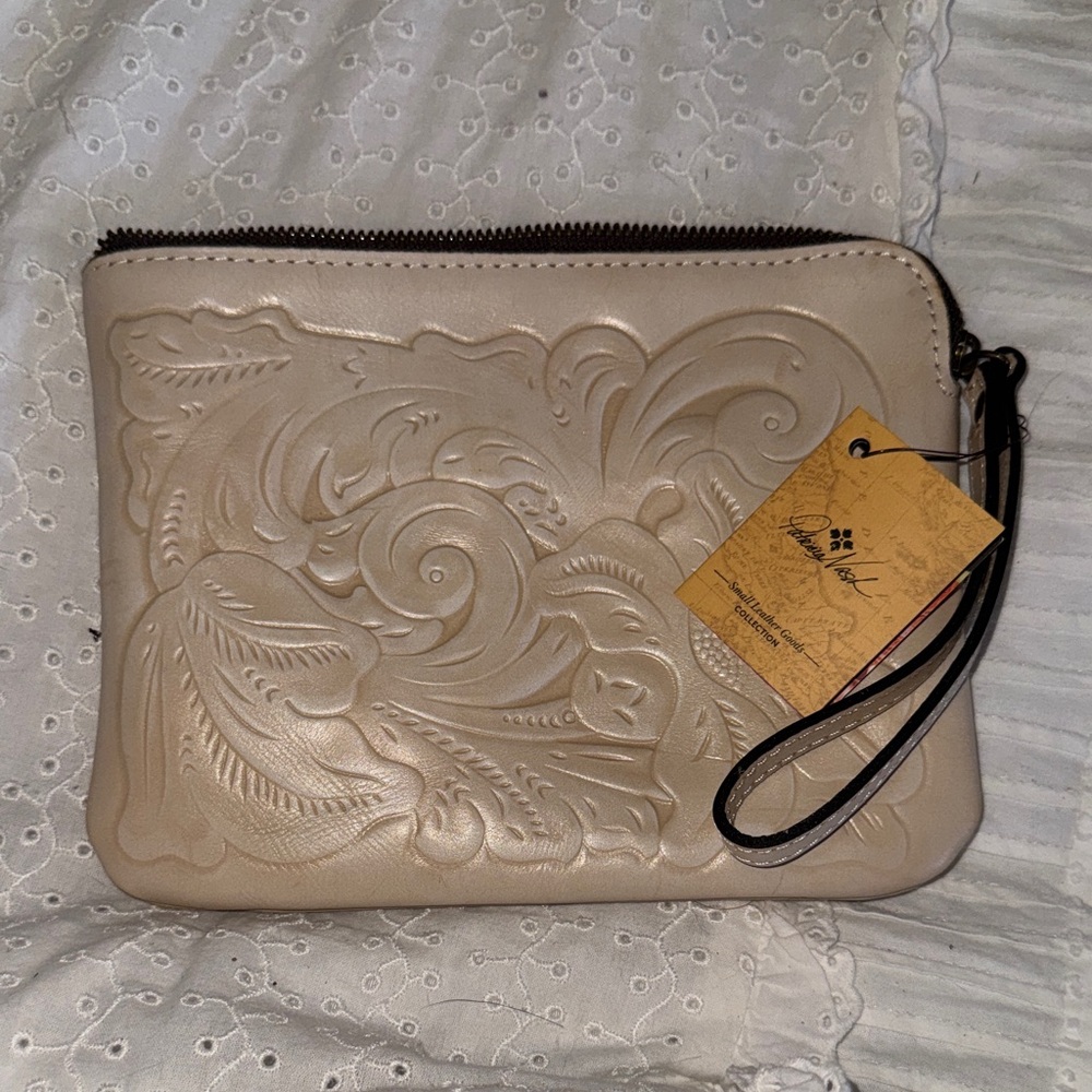 Patricia Nash Elegant Cream Embossed Clutch/Wristlet